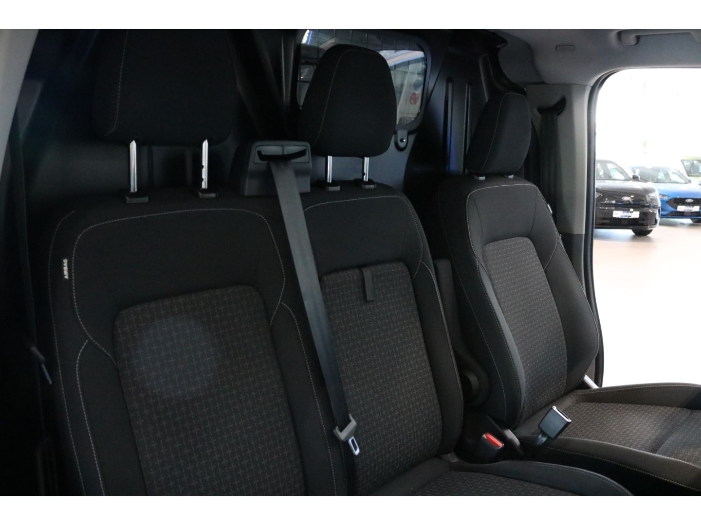 Fahrzeugabbildung Ford Transit Custom Kasten 300 L2 Trend FWD 2.0 EcoBl
