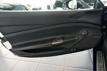 صورة مصغرة 11 لـ 2016 Ferrari 488 GTB