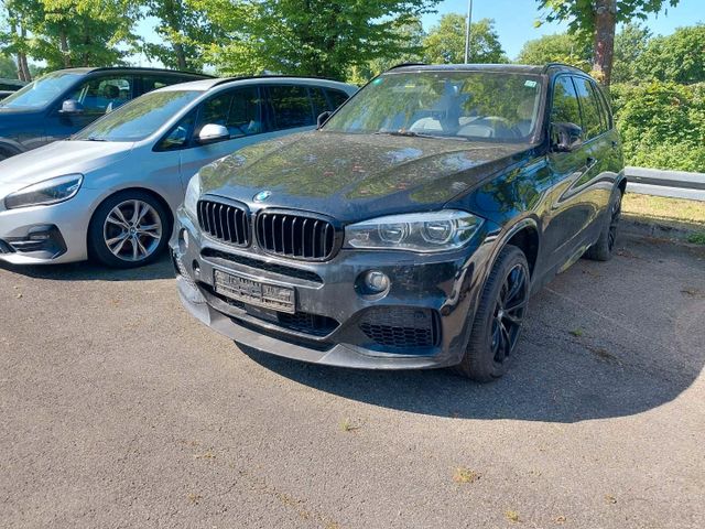 BMW X5 M50 d (Fahrzeug-Nummer 39036926437920)