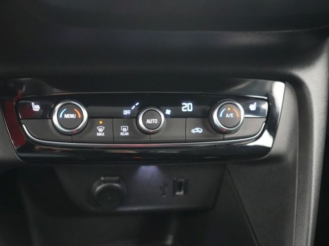 Corsa F ELEGANCE AT+LED+NAVI+RÜCKFAHRKAMERA+SITZ