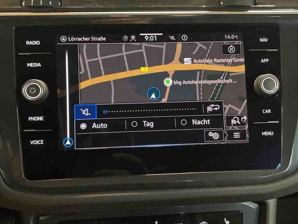 Fahrzeugabbildung Volkswagen Tiguan TSI Life LED Navi ACC PDC SH