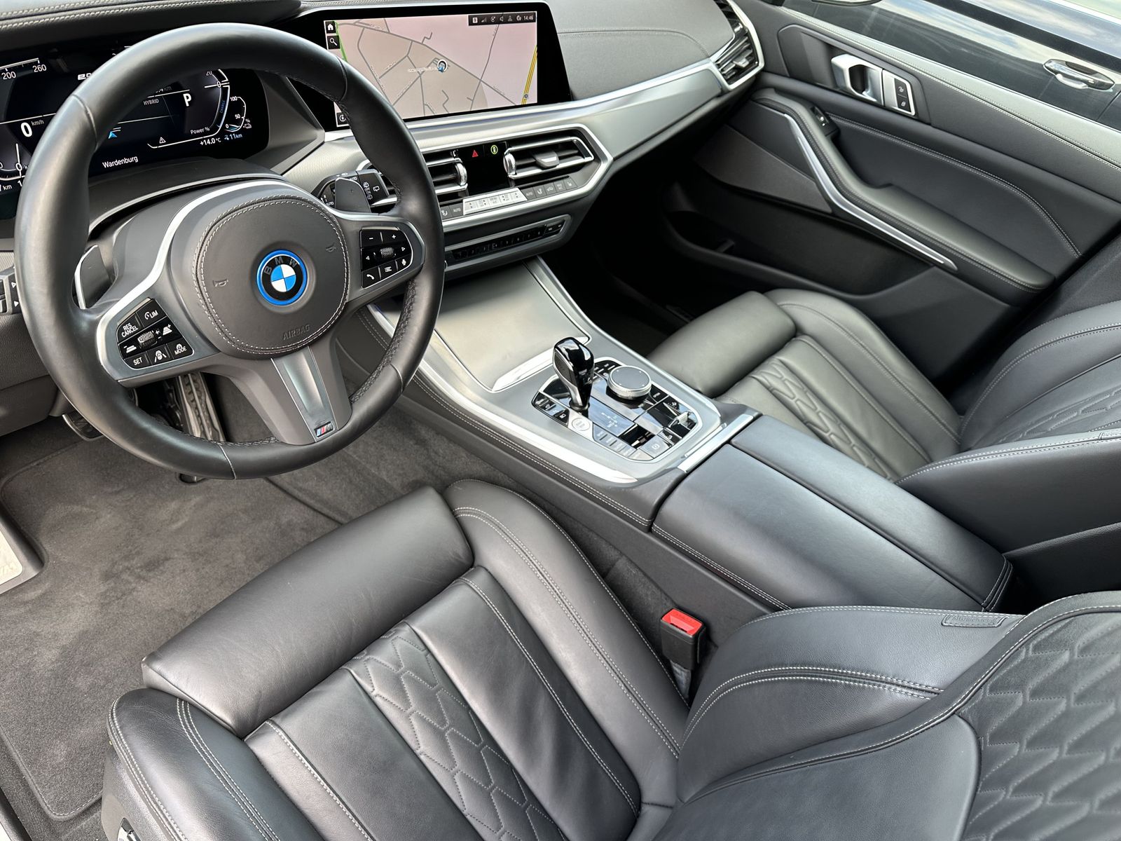 Fahrzeugabbildung BMW X5 xDrive45e M-Sport NAV+LASER+ACC+AHK+H/K+22ZO