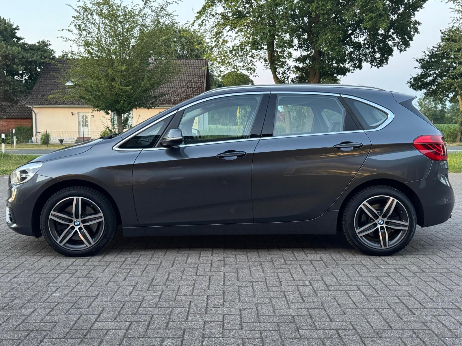 BMW 225i xDrive Sport Line/Pano/AHK/Kamer/H-up/Leder