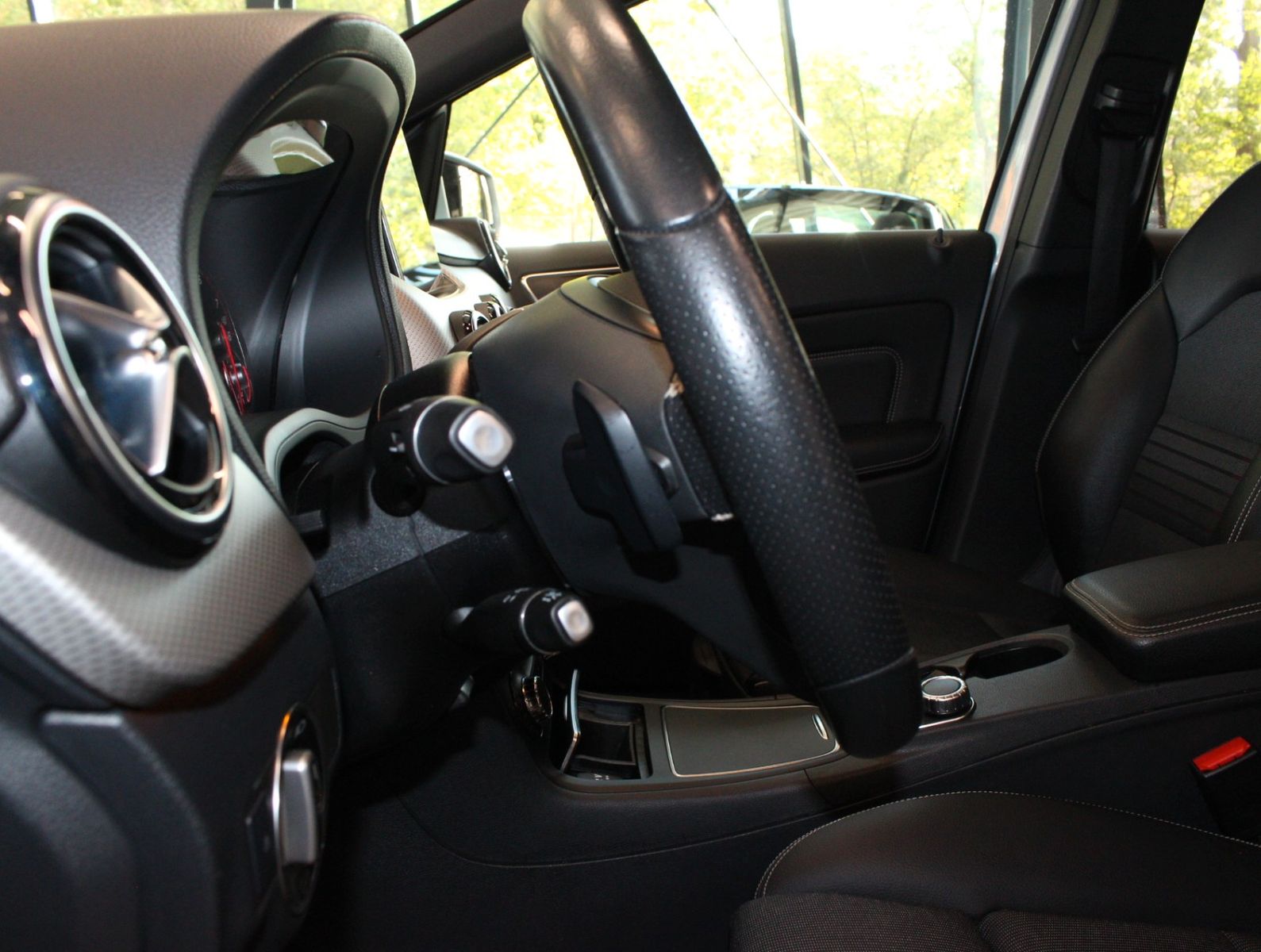 Fahrzeugabbildung Mercedes-Benz B 200 Urban Pano+Distronic+AHK schwenkb.+Sitzhzg