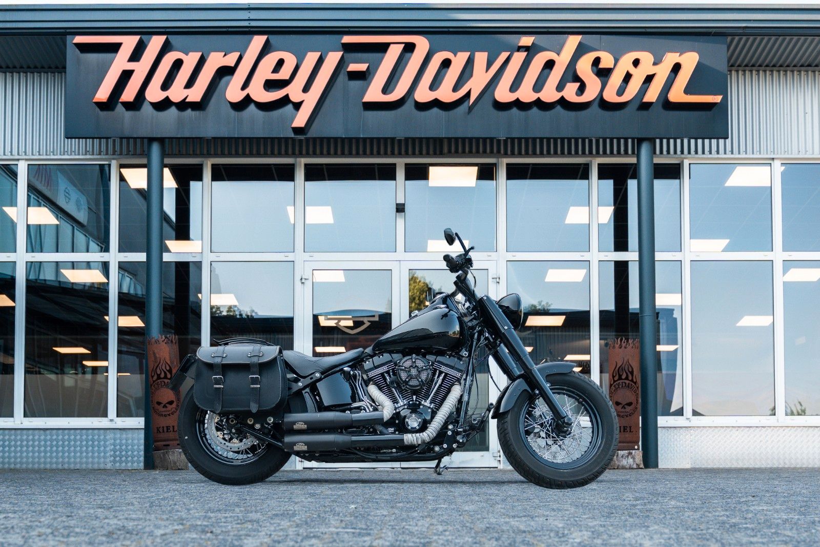 Fahrzeugabbildung Harley-Davidson FLSS SOFTAIL SLIM S 110 cui - Jekill & Hyde