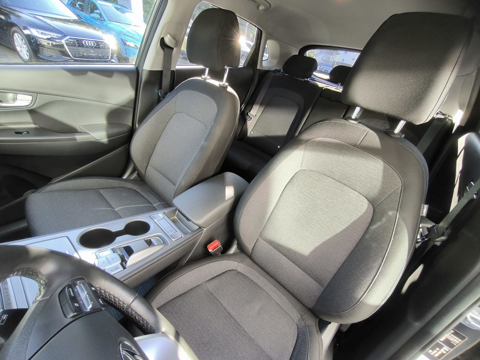 Fahrzeugabbildung Hyundai Kona Trend NAVI+LED+SHZ+HEADUP+KAMERA+ACC+WP+