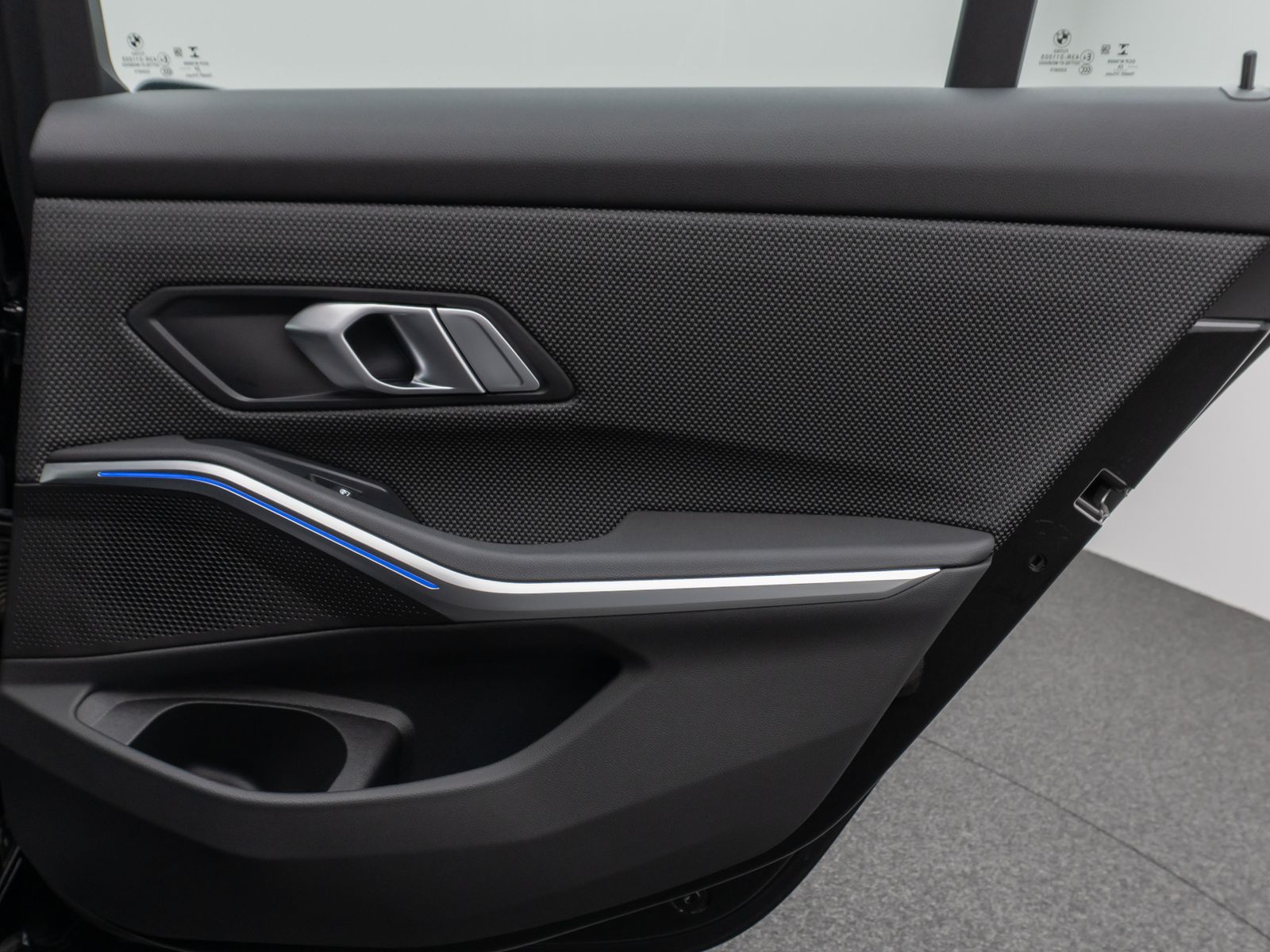 Fahrzeugabbildung BMW 320i CockPit+ DAB PDC LED Lordos Sitzhzg Komfort