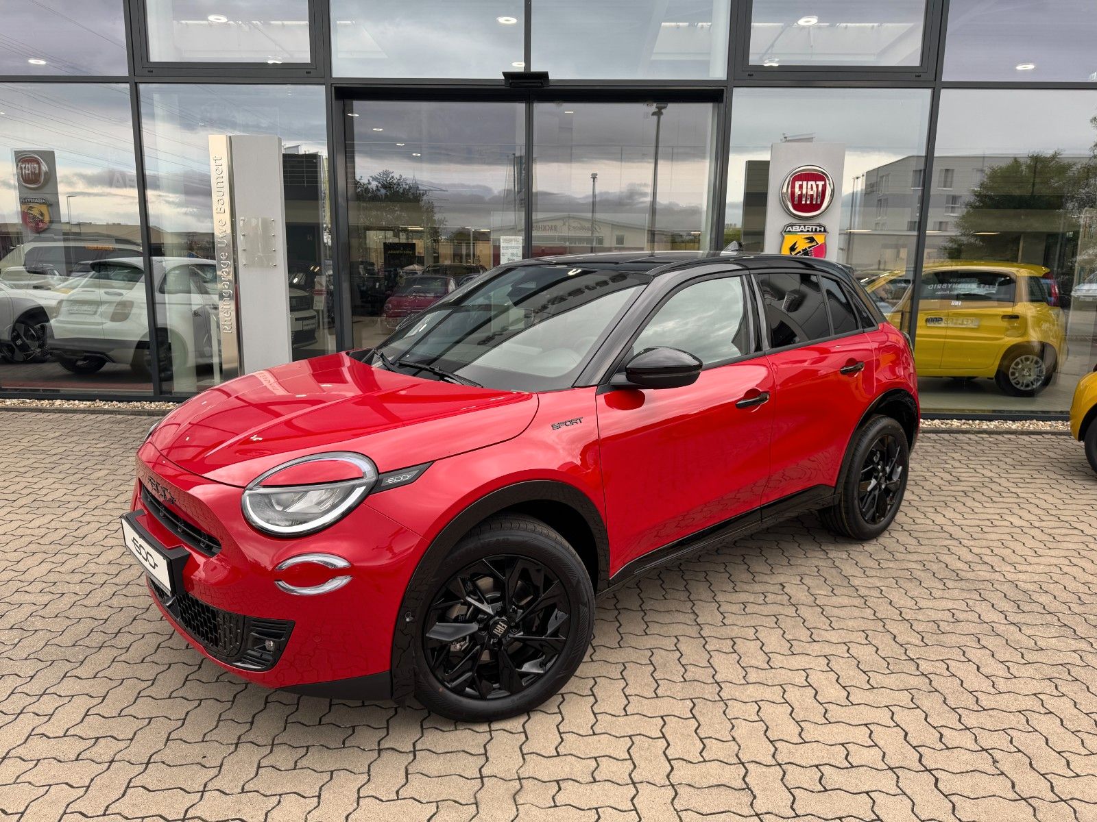 Fiat 600 Hybrid 145 PS SPORT _ ABARTH LINE