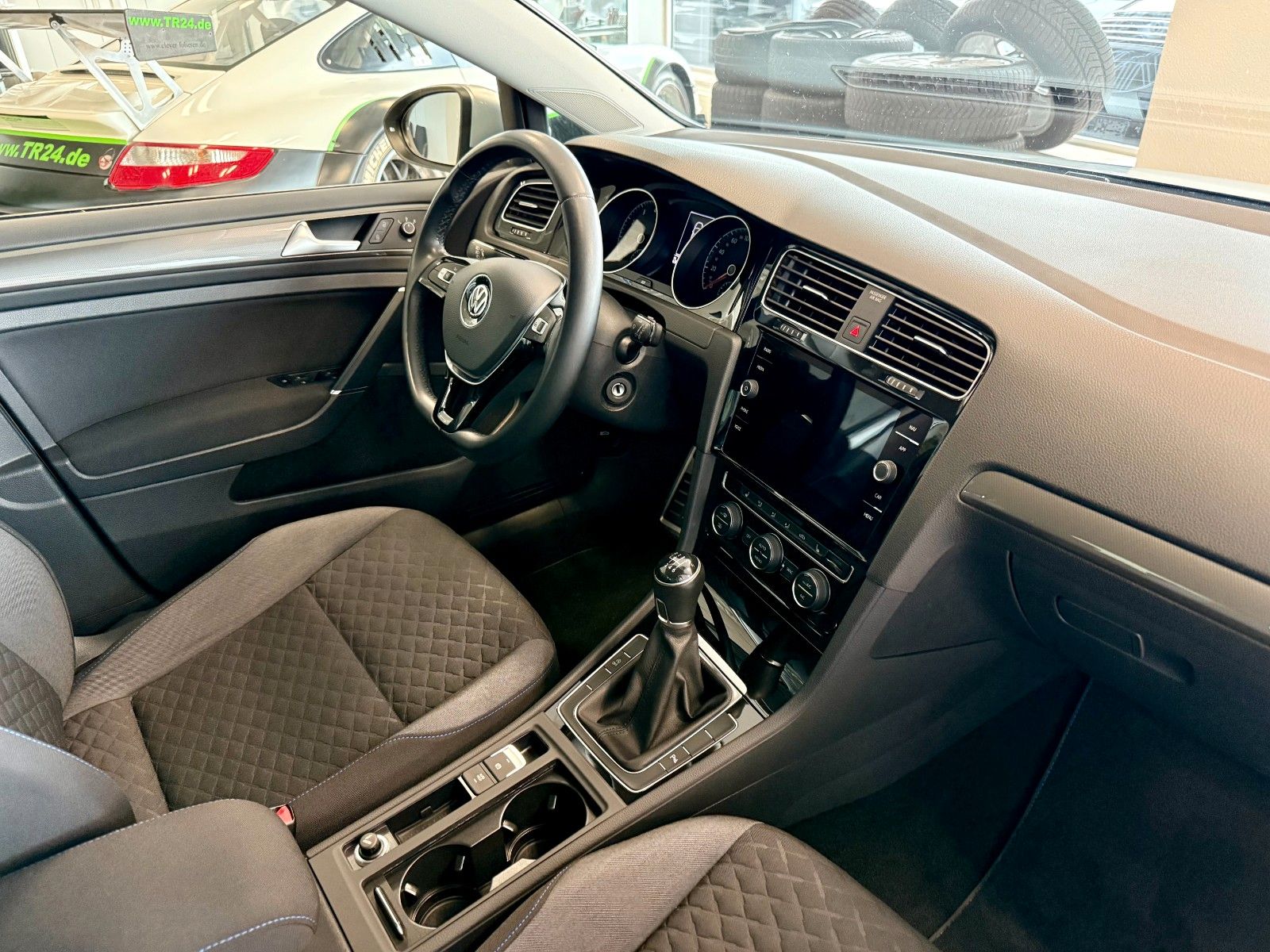 Fahrzeugabbildung Volkswagen Golf VII 1.0 Join Navi / LM-Felgen