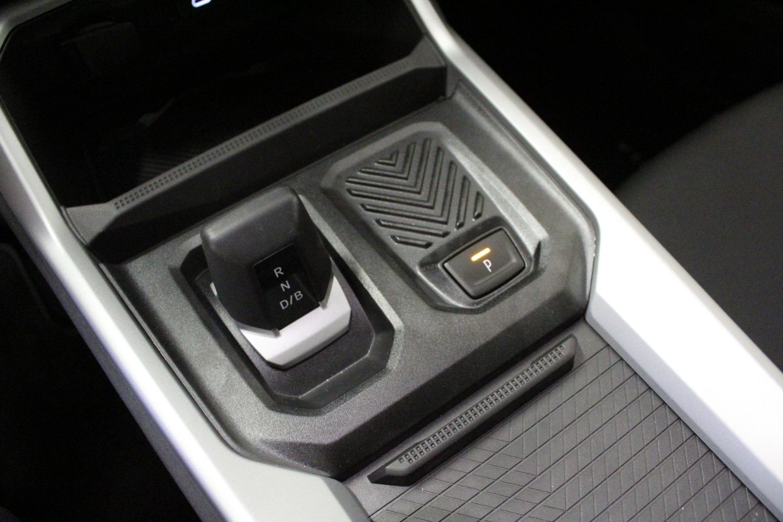 Fahrzeugabbildung Dacia Bigster hybrid 155 Journey Winter- & City-Paket