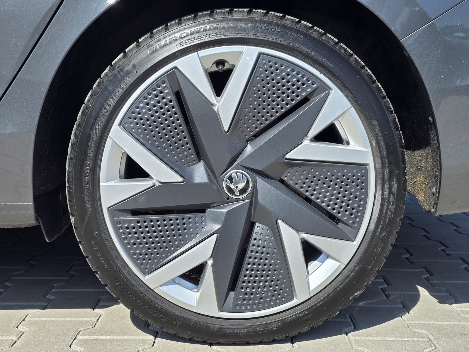 Fahrzeugabbildung SKODA Superb 2.0 TDI 4x4 Selection MATRIX*AHK*PANO*19"
