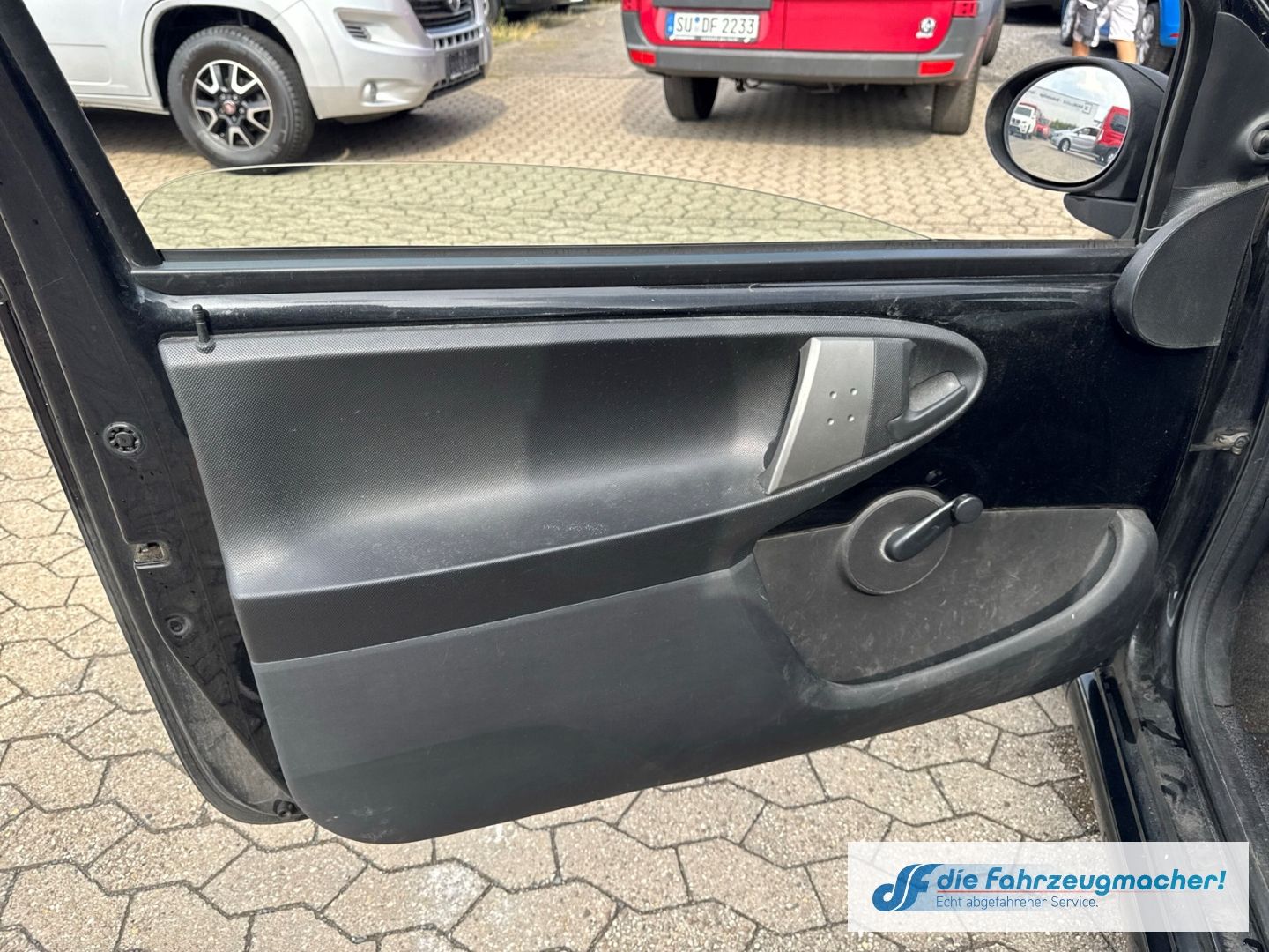 Fahrzeugabbildung Toyota Aygo teilb.Rücksb met. ABS Servo Airb *EXPORT