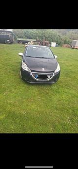 Peugeot 208 / 90000 km gelaufen - Peugeot 208 Gebrauchtwagen in Dortmund