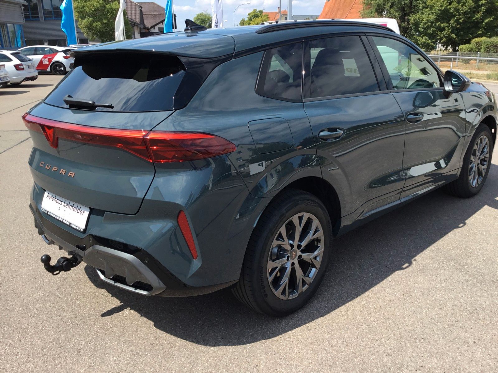 Fahrzeugabbildung CUPRA Terramar 1.5 e-HYBRID DSG+AHK+Kessy+Navi+18"