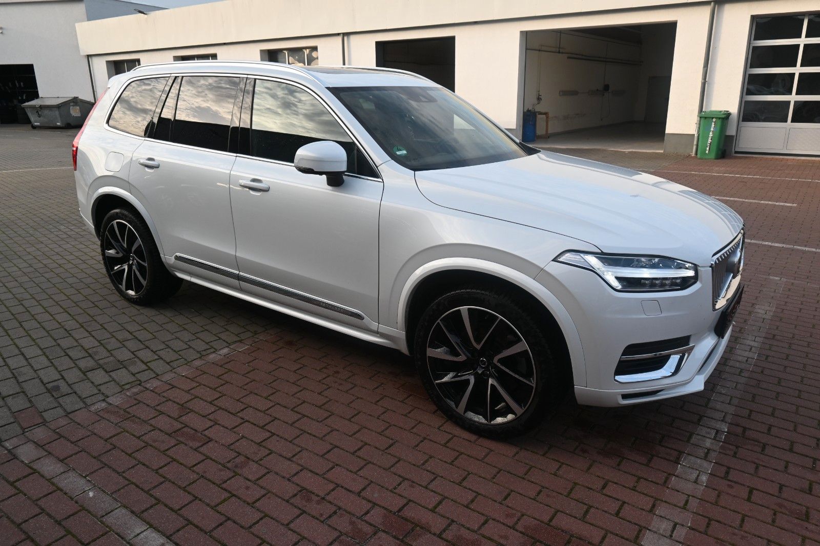 Fahrzeugabbildung Volvo XC90 Inscription Expres. PHEV AWD*360*Luft*PANO*