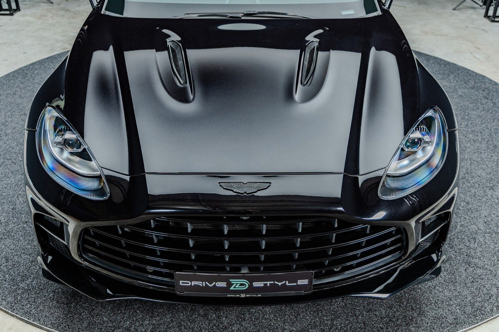 Fahrzeugabbildung Aston Martin DBX 4.0 V8 DBX707 + 2.Hand + Top Geplfegt