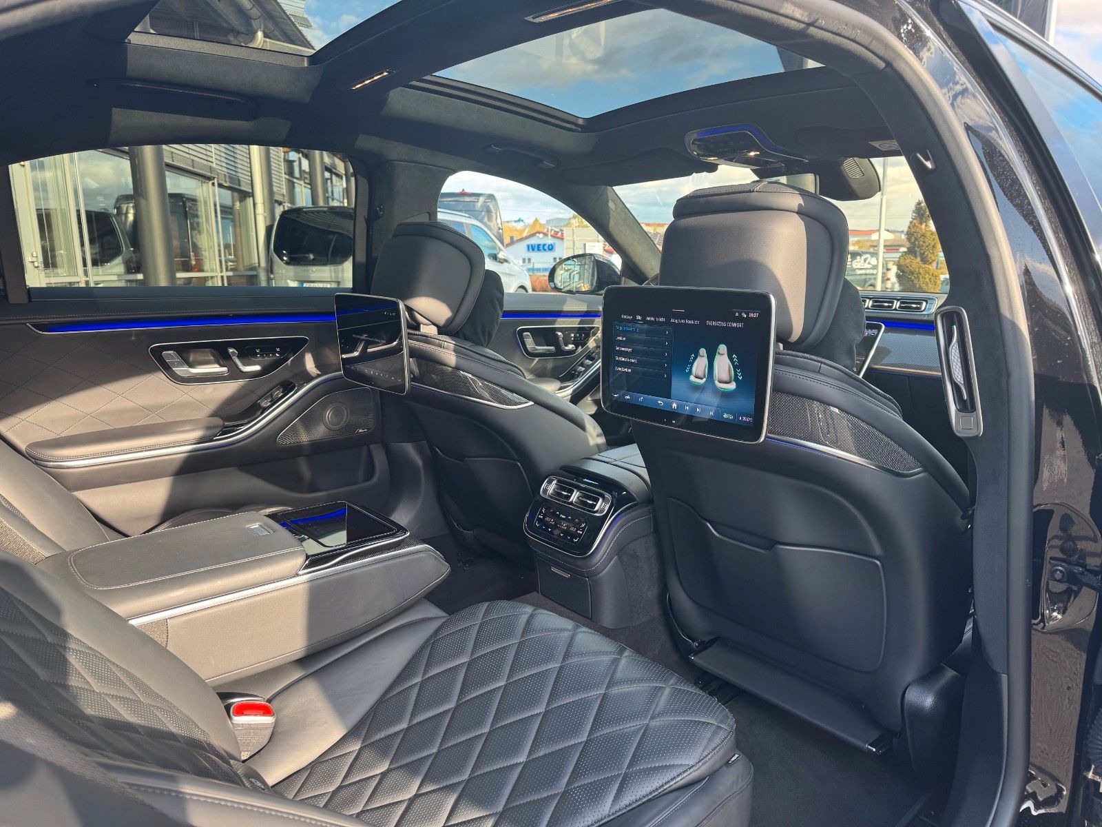 Fahrzeugabbildung Mercedes-Benz S 580 4M L VOLL+AMG+Chauffeur+STH+3D+Pano+