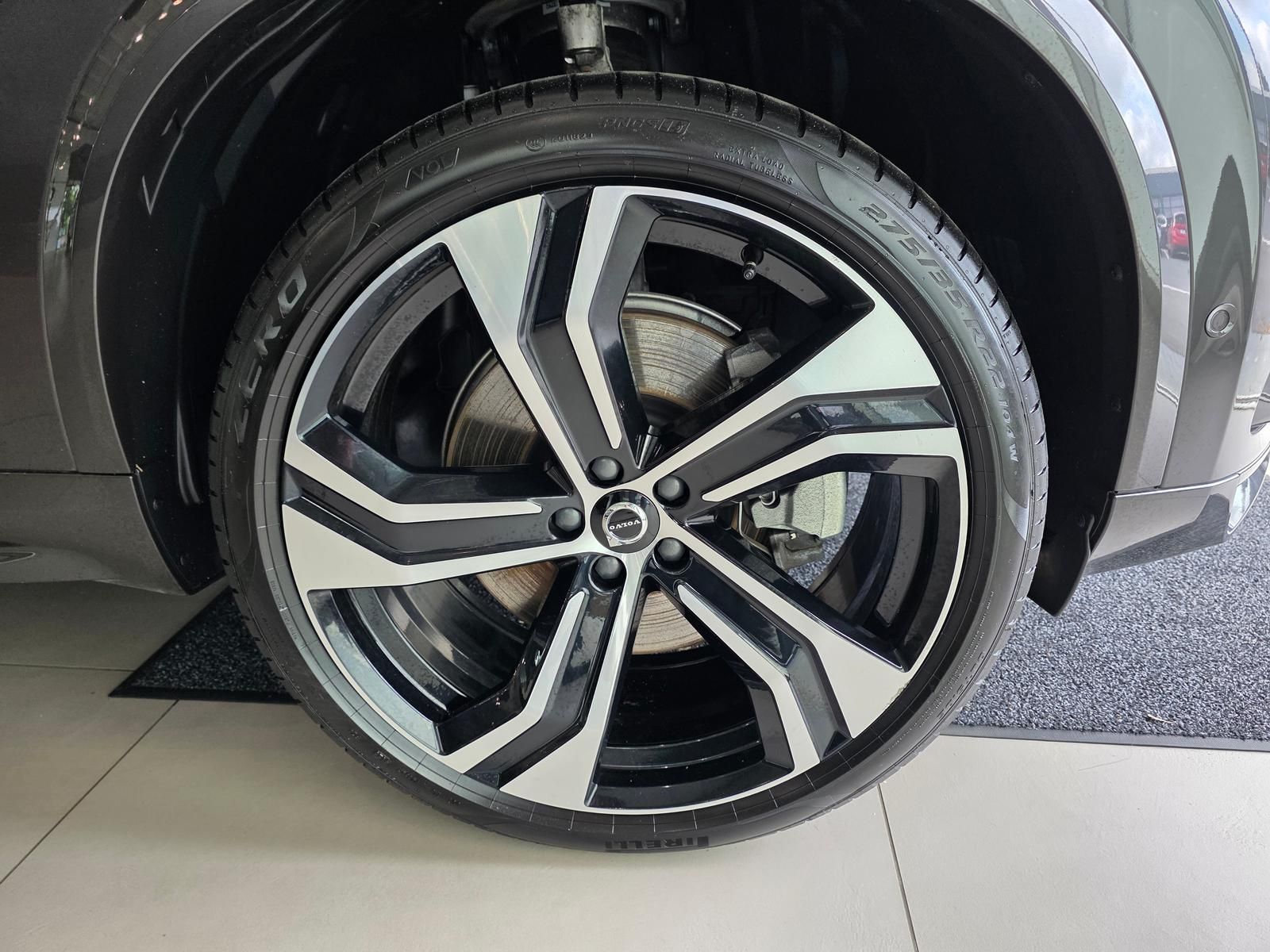 Volvo XC90 Ultra Dark Recharge Plug-In Hybrid AWD foto 24