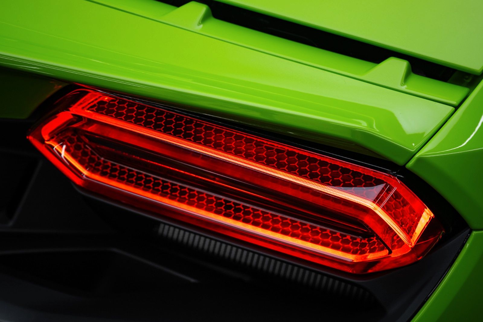 Fahrzeugabbildung Lamborghini Temerario CARBON/LIFT/STYLE PACK/PASSENGER DISP.