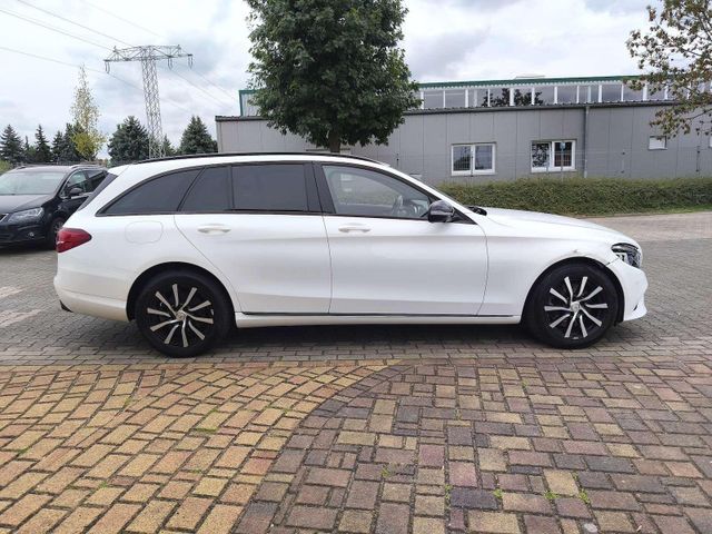 MERCEDES-BENZ C 300 — Foto 6