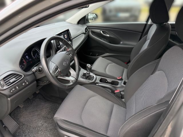 Fahrzeugabbildung Hyundai i30 Soko Navi 1.4 +NAVI+CARPLAY+RADIO+KLIMA+SHZ+