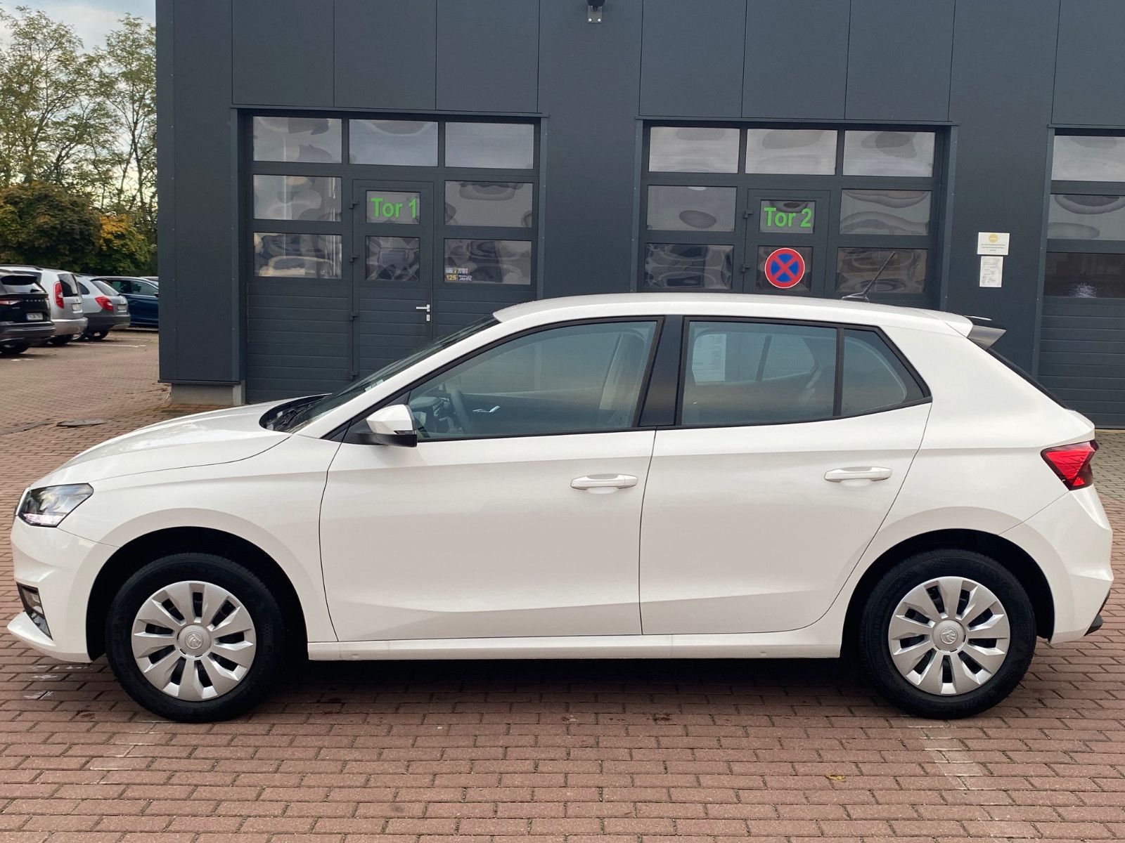 Fahrzeugabbildung SKODA Fabia 1.0l MPI Essence *SOFORT*KLIMA*PDC hinten*