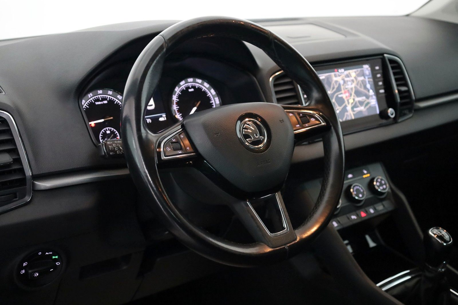Fahrzeugabbildung SKODA Karoq Ambition Navi,LED,SH, PDC, CarPlay, 8xAlus