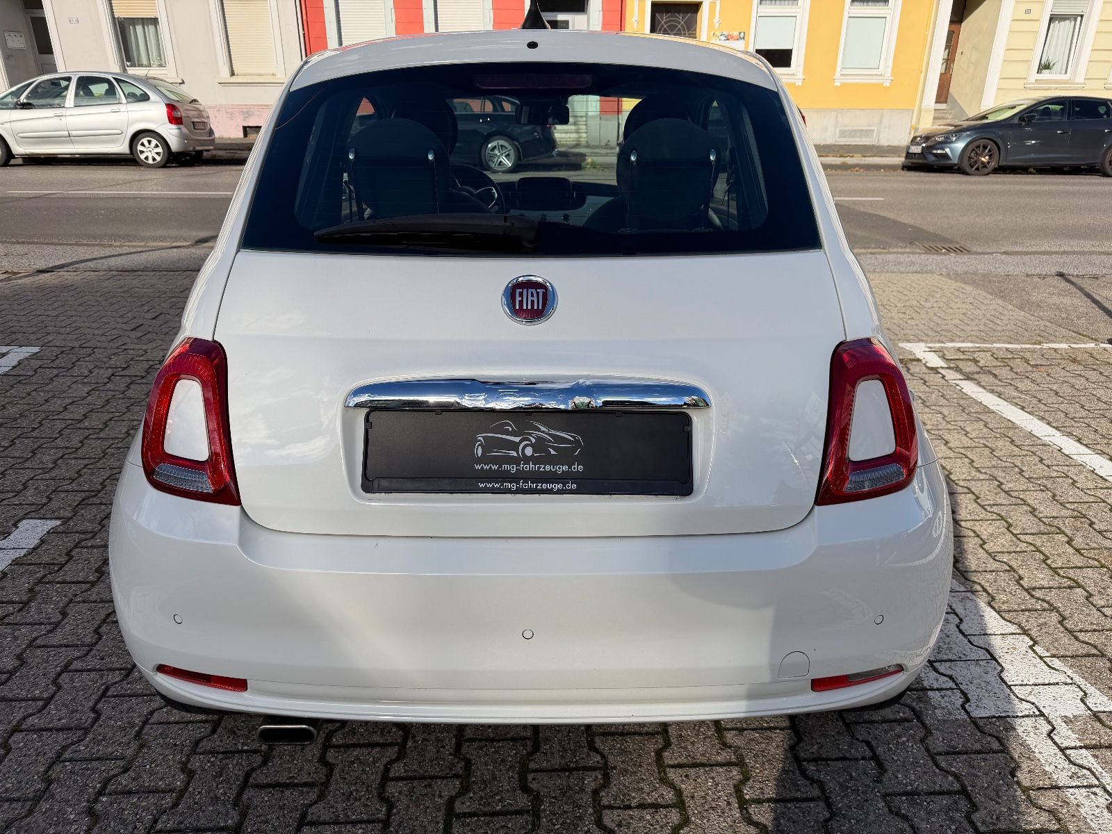 Fahrzeugabbildung Fiat 500 Lounge APPLE CAR PLAY PDC PANORAMA