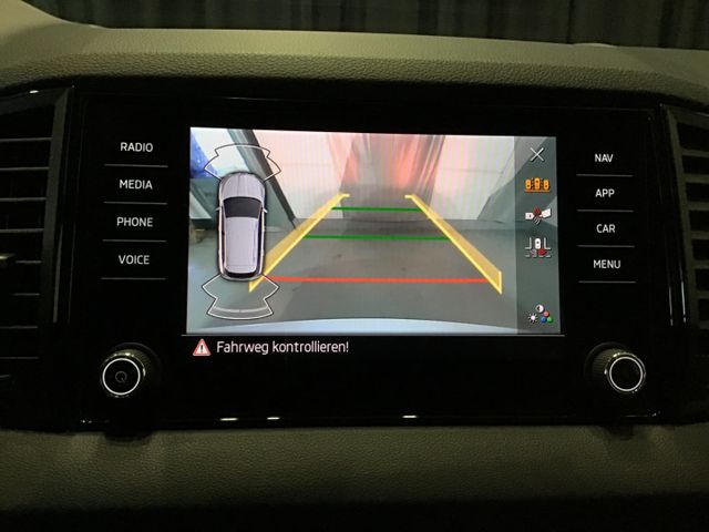 Fahrzeugabbildung Skoda Karoq Selection 1.5TSI DSG/Kamera/SHZ/SmartLink