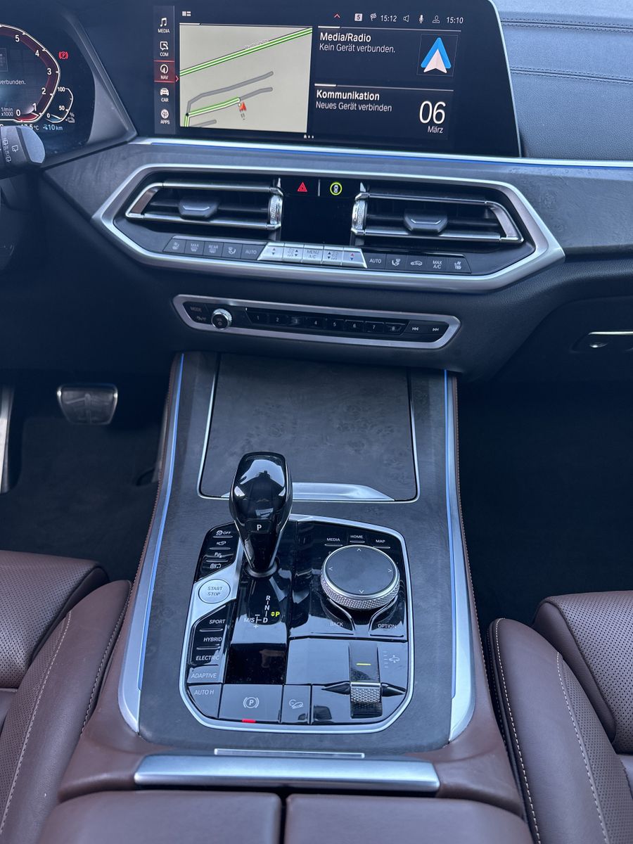 Fahrzeugabbildung BMW X5 xDrive45e M-Sport NAV+LED+PANO+360°+ACC+21ZO