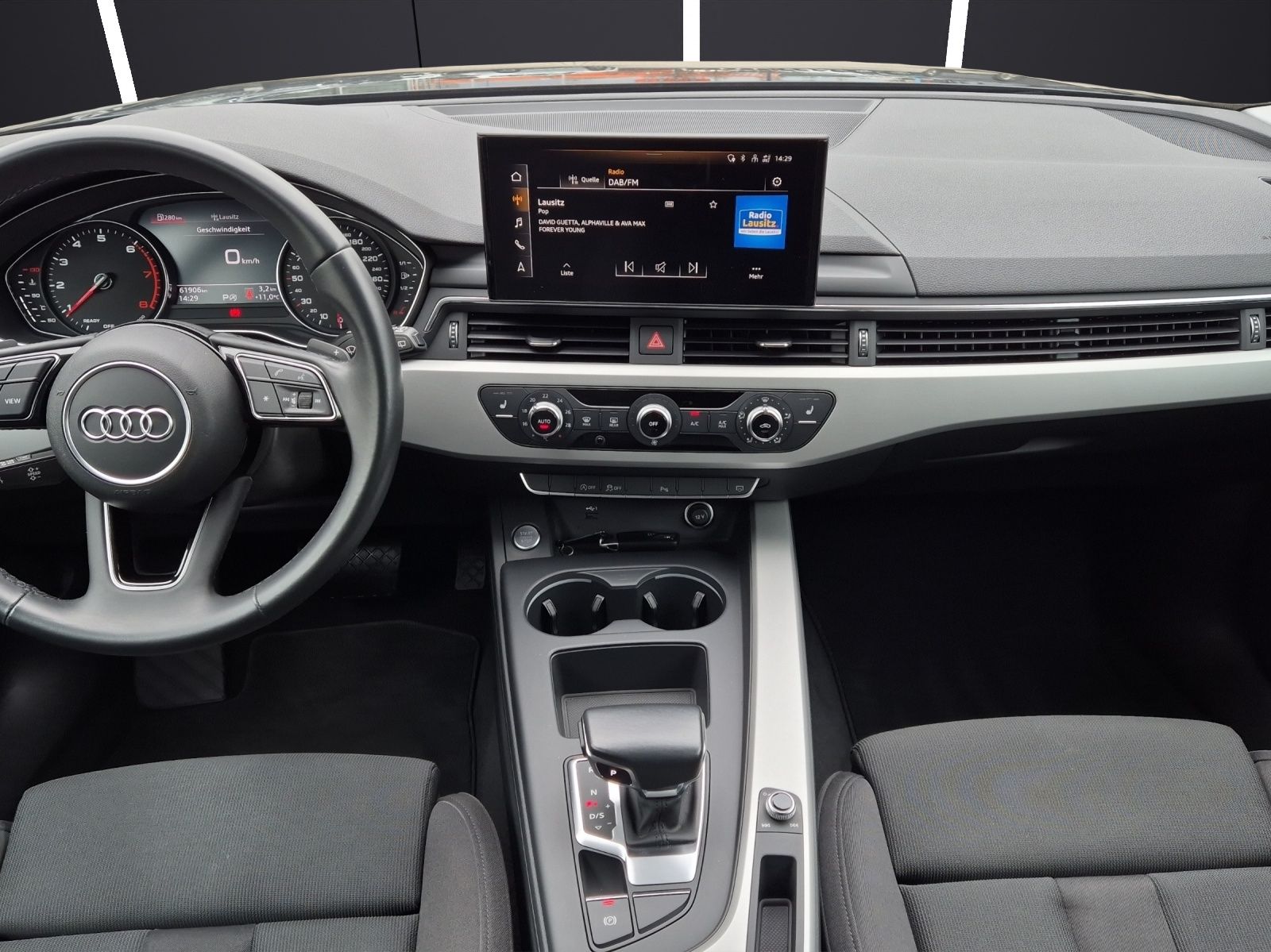 Fahrzeugabbildung Audi A4 Avant 35 TFSI advanced S-tronic LED Navi SHZ