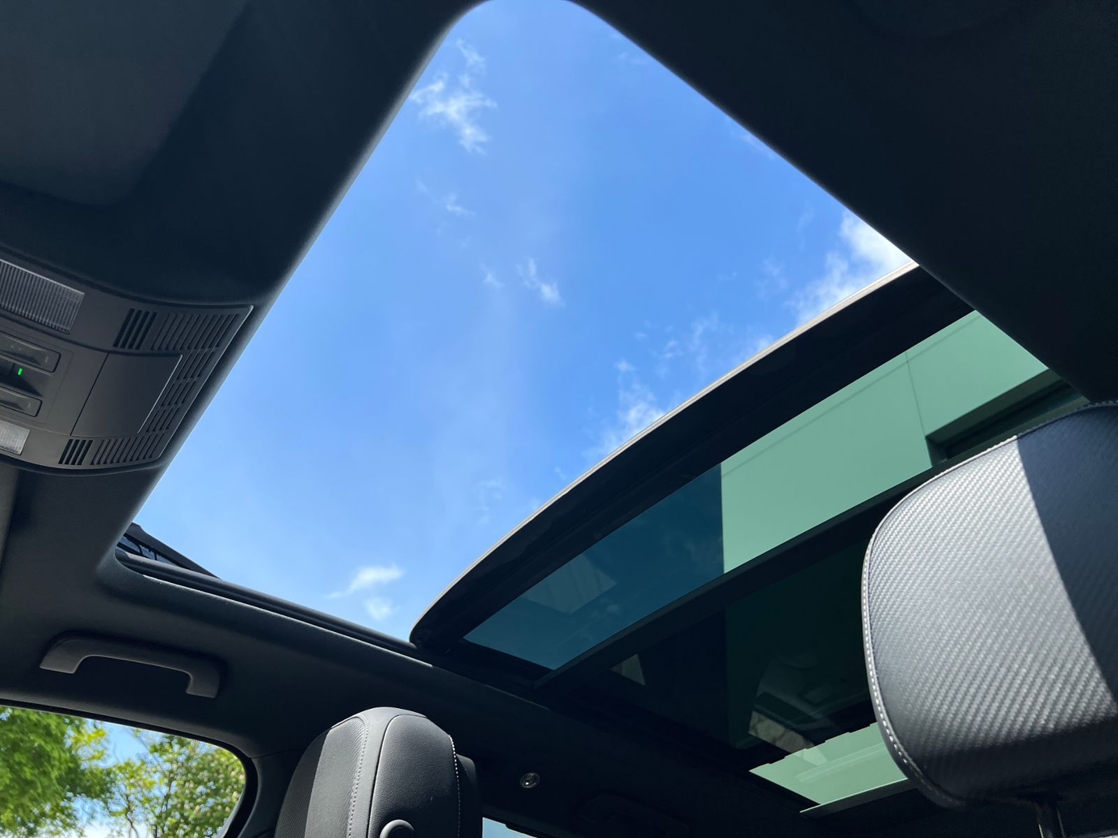 Fahrzeugabbildung Volkswagen Touareg R-Line 3.0 TDI 4MOTION *AHK, Luft, Pano,