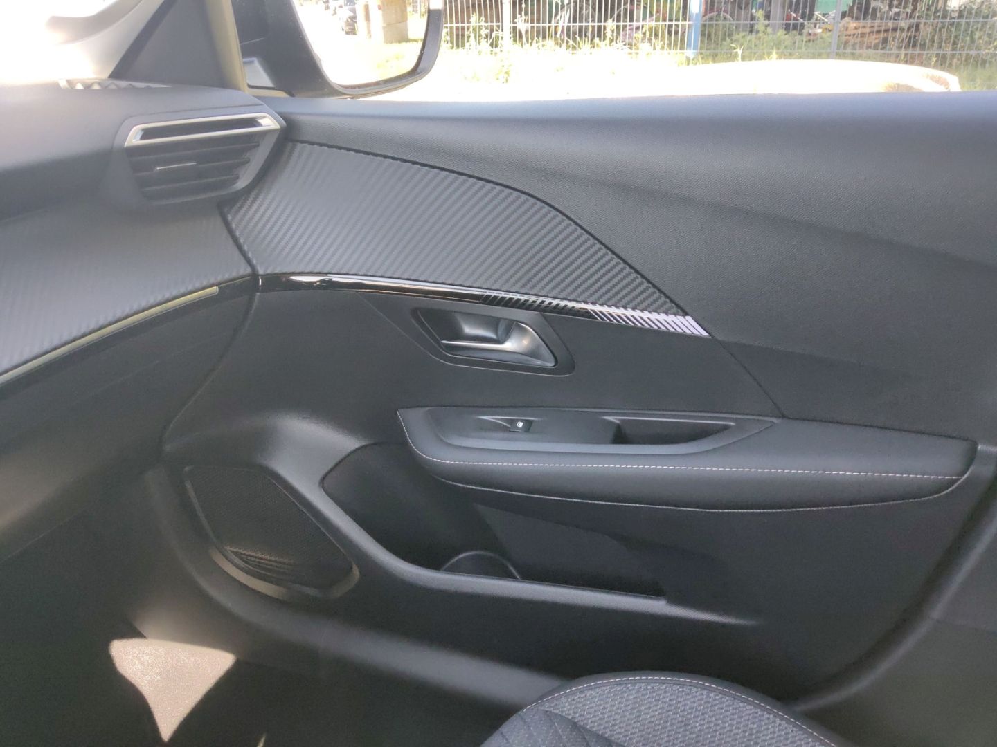 Peugeot e-208 - Bild 21