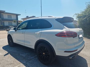 Porsche Cayenne - 5