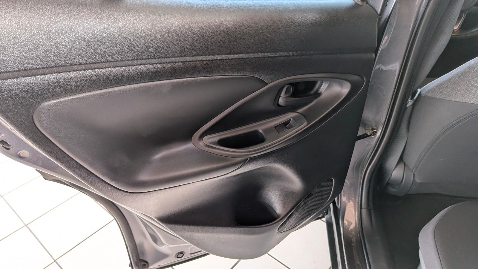 Fahrzeugabbildung Toyota Yaris Cross Team Deutschland Rückfahrkamera