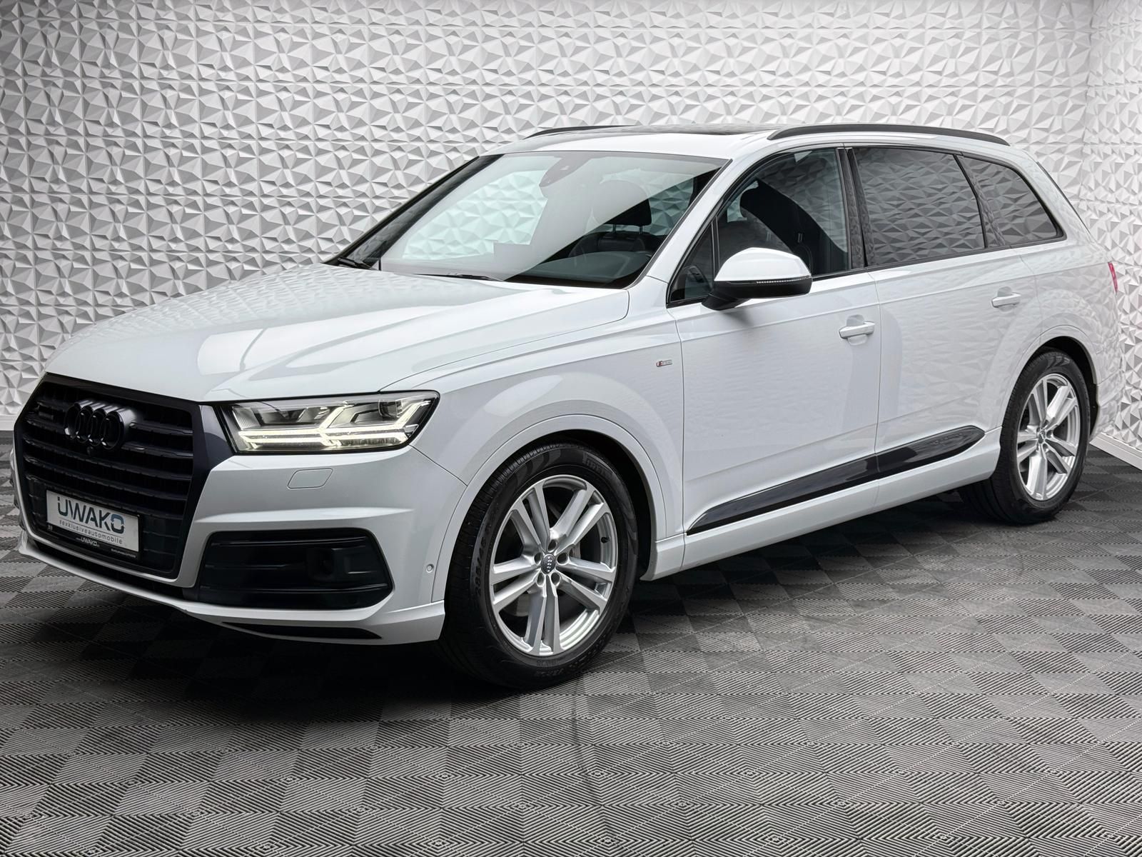 Fahrzeugabbildung Audi 3.0 TDI QUA/S-LINE/PANO/ALLRADLENK/STHZ/LUFT/AHK