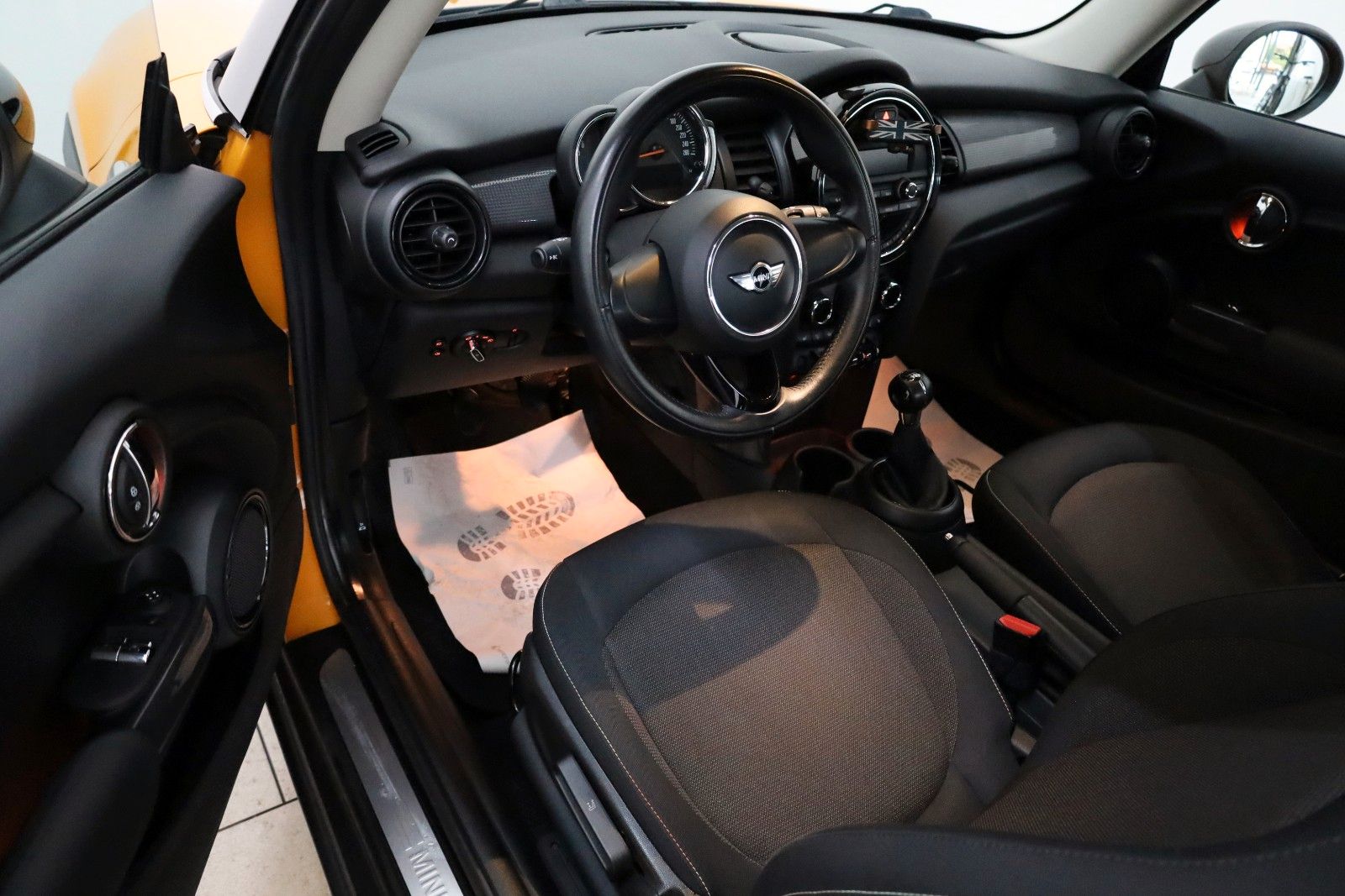 Fahrzeugabbildung MINI COOPER Mini 3T LED,SH,Paket: Pepper,Allwetter