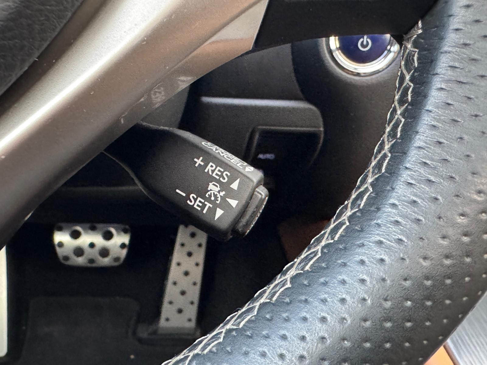 Lexus GS 450h F Sport 345 ch Hybride • Mark Levinson • Toit ouvrant • 4 roues directrices • Sièges ventilés
