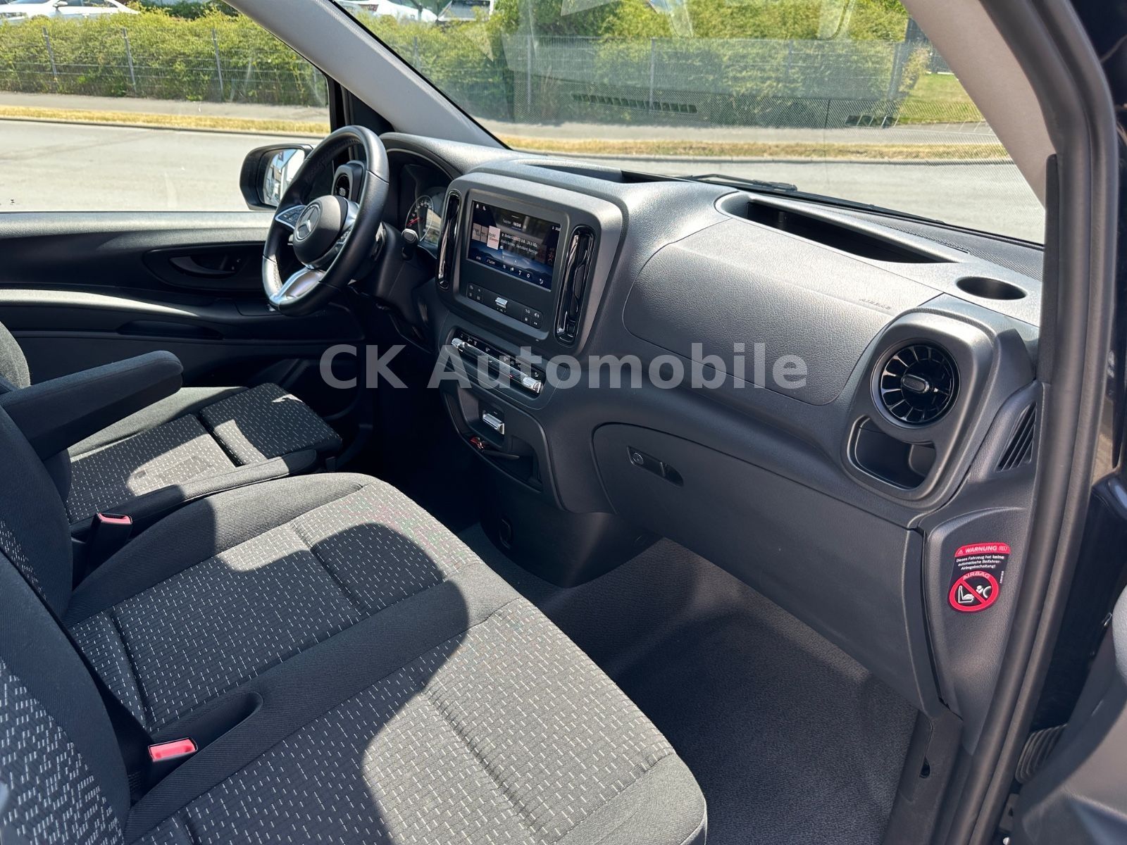 Fahrzeugabbildung Mercedes-Benz Vito Tourer 119 PRO lang/9 Sitze/Navi/LED/Kamera