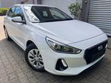 Hyundai i30 Select-AHK-1.Hd - Hyundai i30 Gebrauchtwagen in Kassel