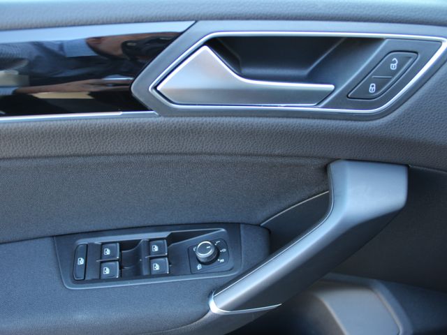 Touran 1.5 TSI Highline Navi*ACC*LED*
