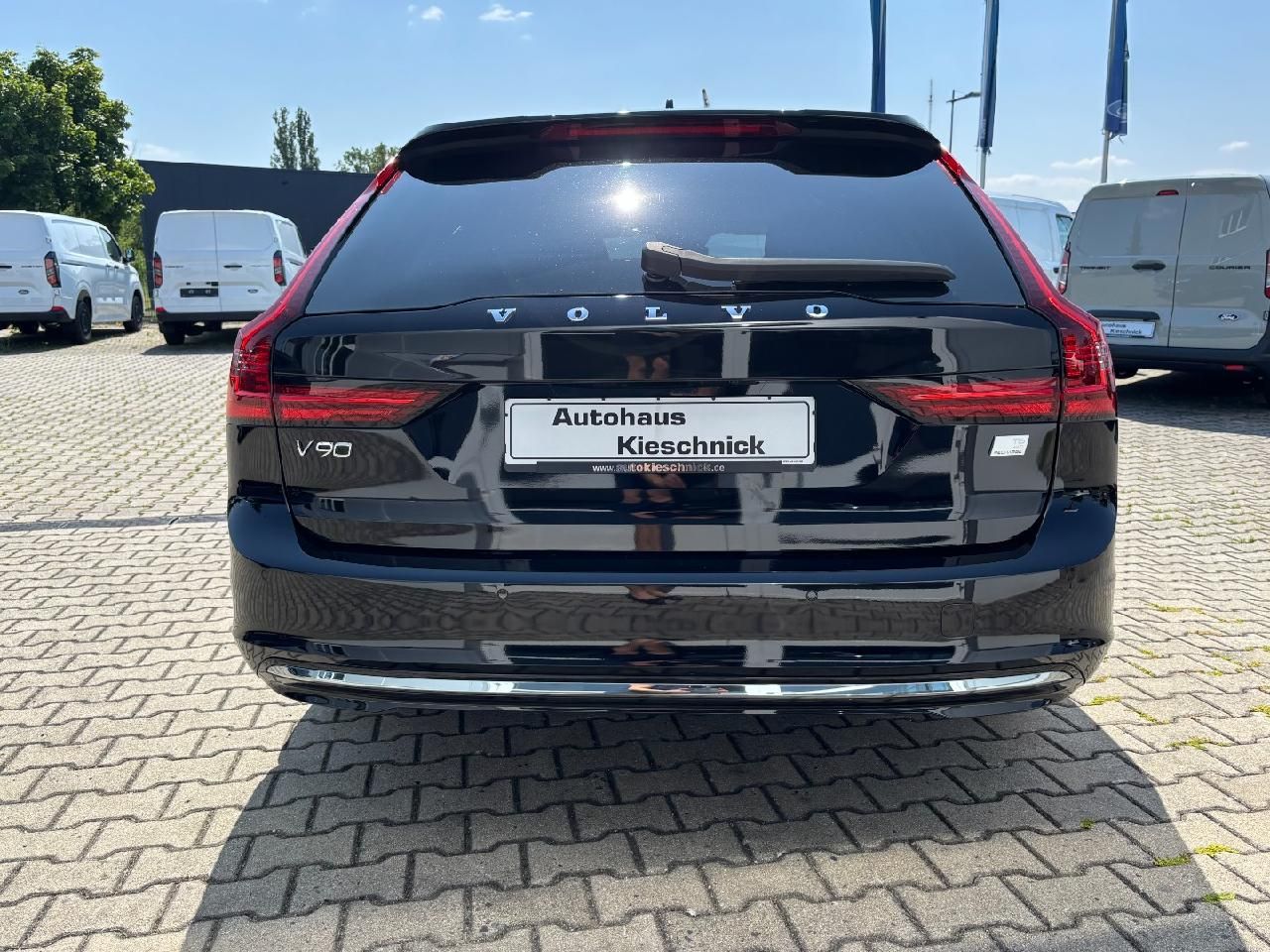 Fahrzeugabbildung Volvo V90 Kombi Inscription Expression Recharge Plug-I