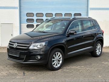 Volkswagen Tiguan - 1