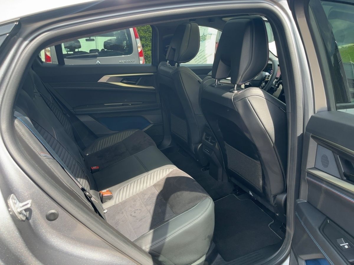 Fahrzeugabbildung Renault Rafale Esprit Alpine Full Hybrid 200 Panod. HUD