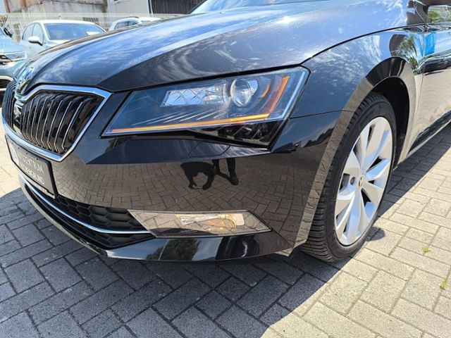 Fahrzeugabbildung SKODA Superb Combi 1.5 TSI ACT DSG Style ACC BI-XENON