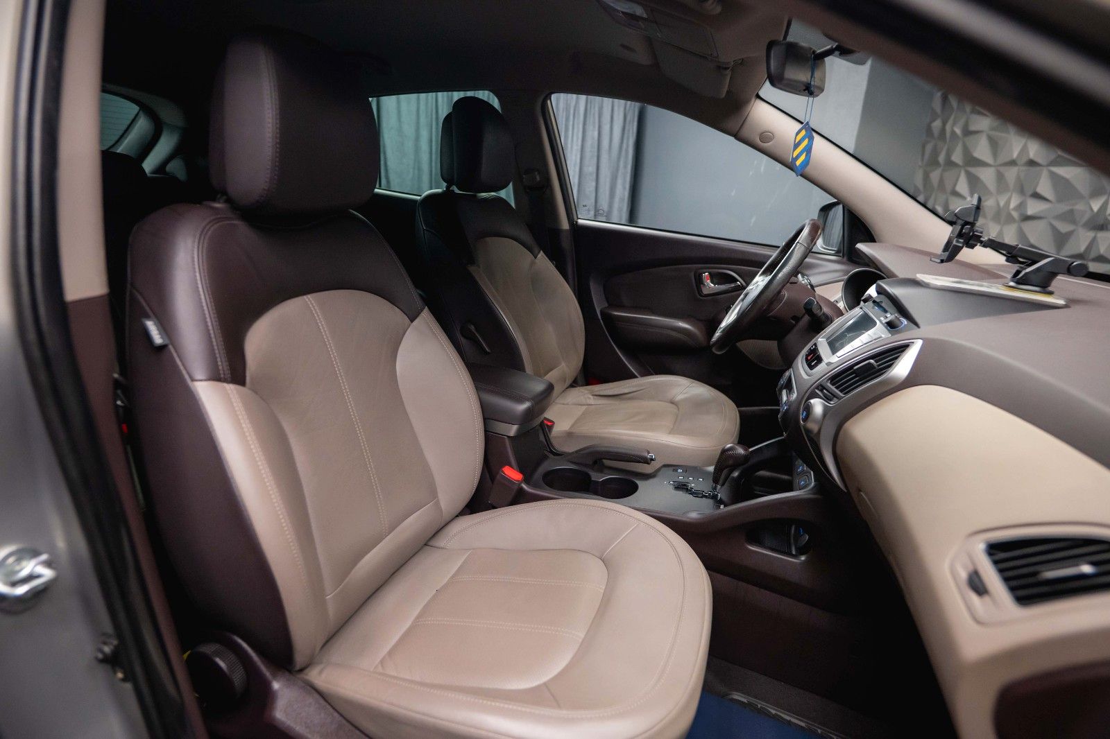 Fahrzeugabbildung Hyundai ix35 Premium AWD Autom. *Kamera*Navi*TÜV Neu*LED