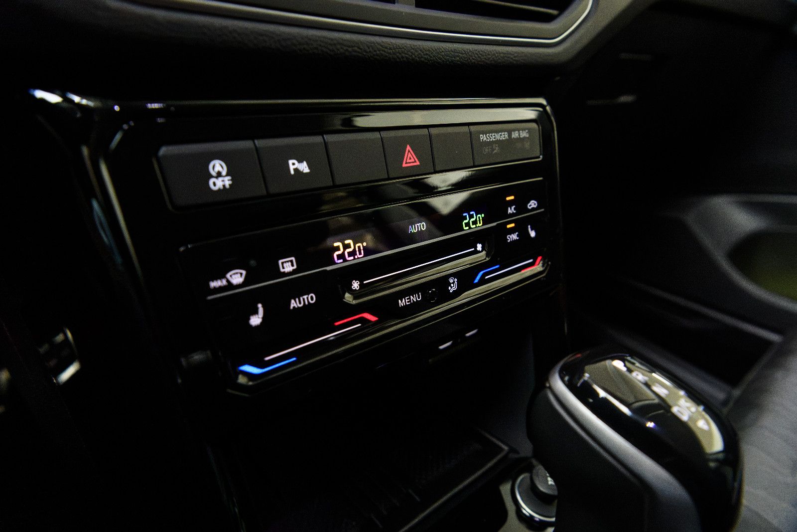 Fahrzeugabbildung Volkswagen T-Cross 1.0 TSI DSG 85 kW Energy+AHK+Kamera+Navi