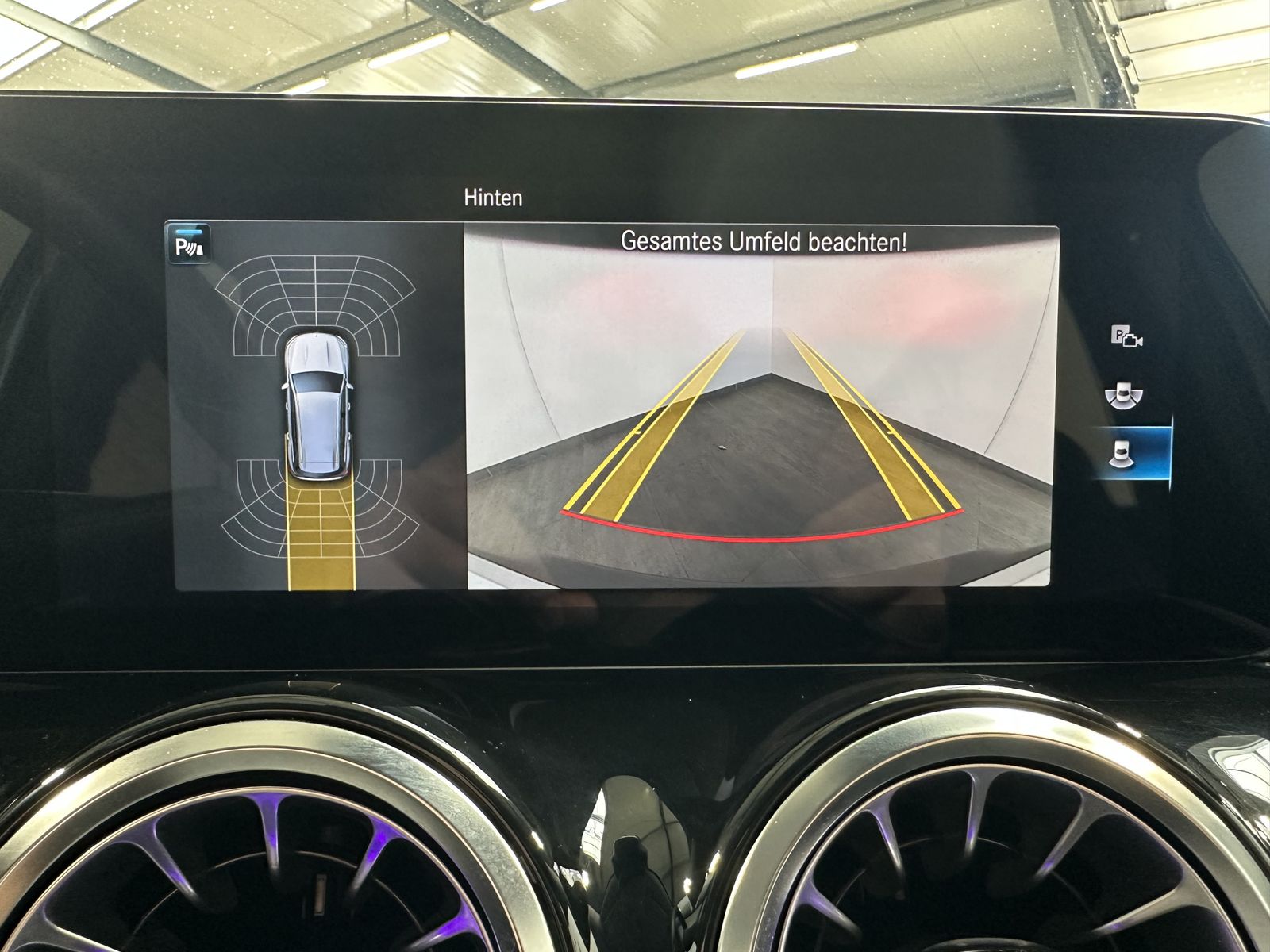 Fahrzeugabbildung Mercedes-Benz EQB 300 Progressive 4Matic NAV+LED+KAMERA+TOTWIN