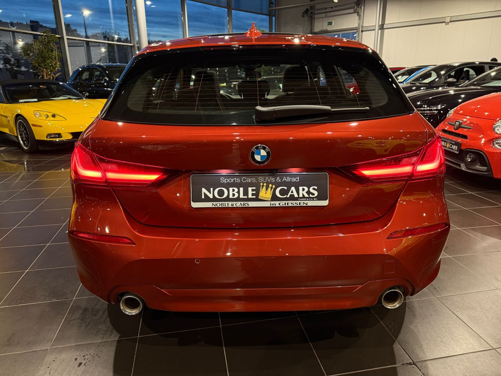 Fahrzeugabbildung BMW 120 i Advantage PANO AHK LED NAVI