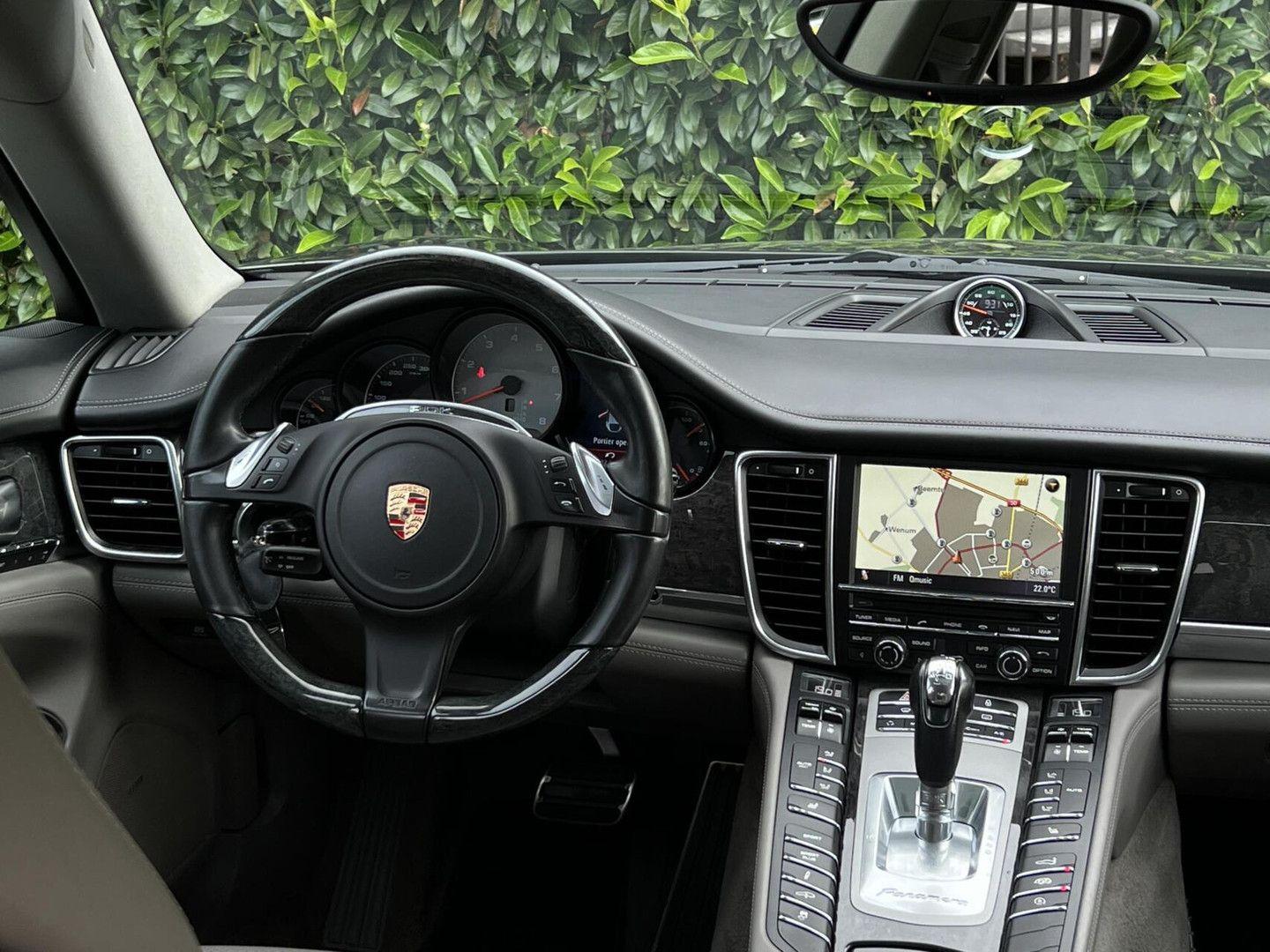 PORSCHE PANAMERA - 4S 4.8 - 400 CV -  PANORAMA -BVA - PACK SPORT CHRONO - TOIT OUVRANT